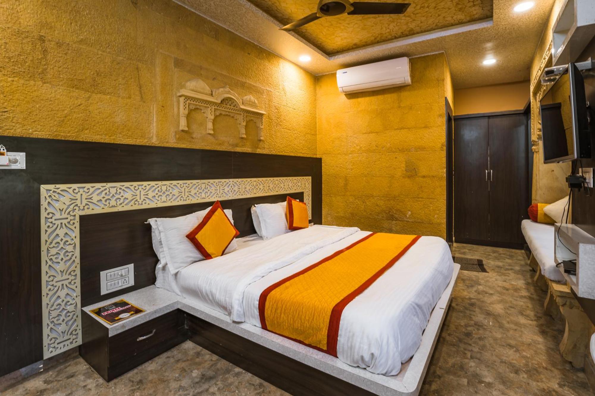 Hotel Prince-Near Jaisalmer Fort Exteriör bild