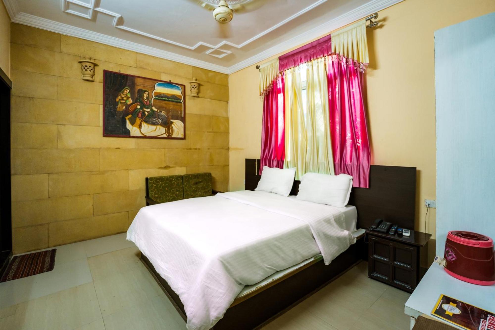 Hotel Prince-Near Jaisalmer Fort Exteriör bild
